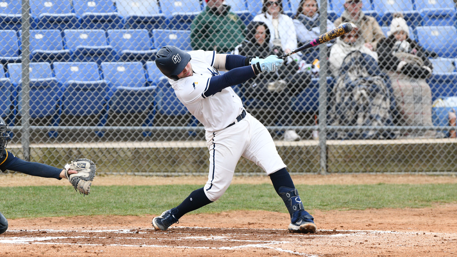 Pride and Bobcats split Friday doubleheader