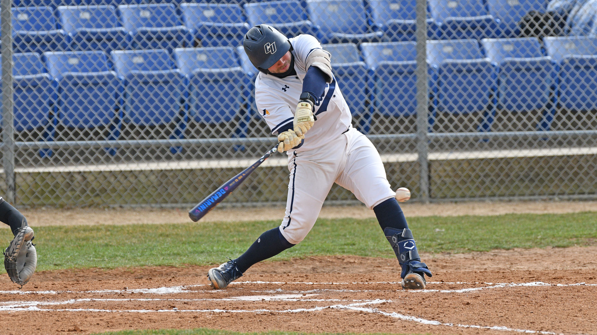 Pride and Vikings split day one doubleheader by taking late leads