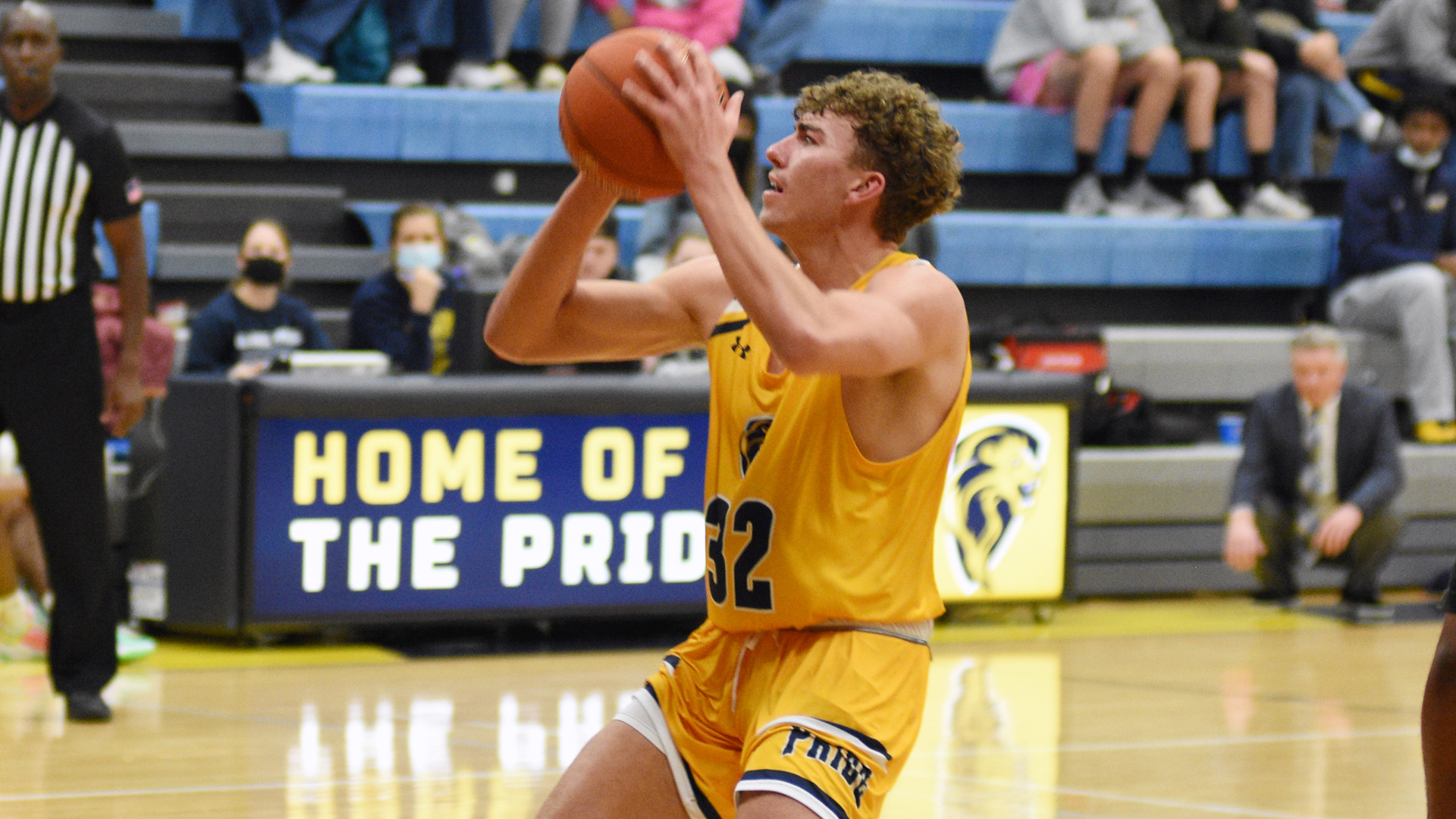 Clarke's Chandler Dean facing up for a jump shot