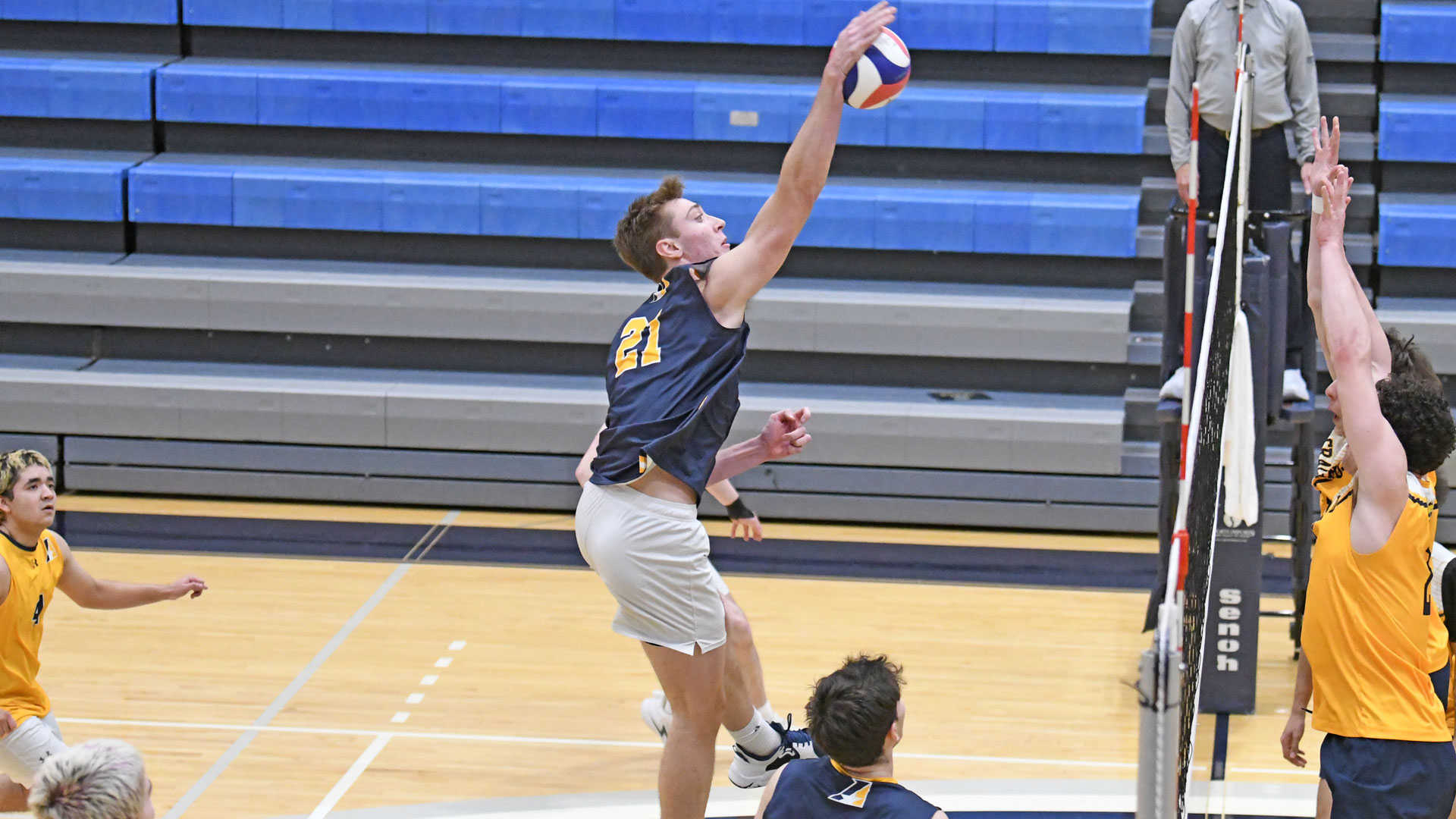Pride drop both ends of tri-match in La Crosse